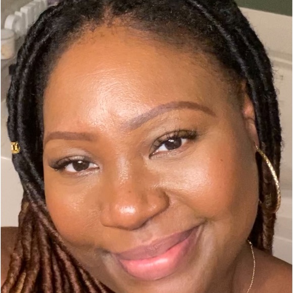 Meet your Posher, Jenny - Picture 2 of 6